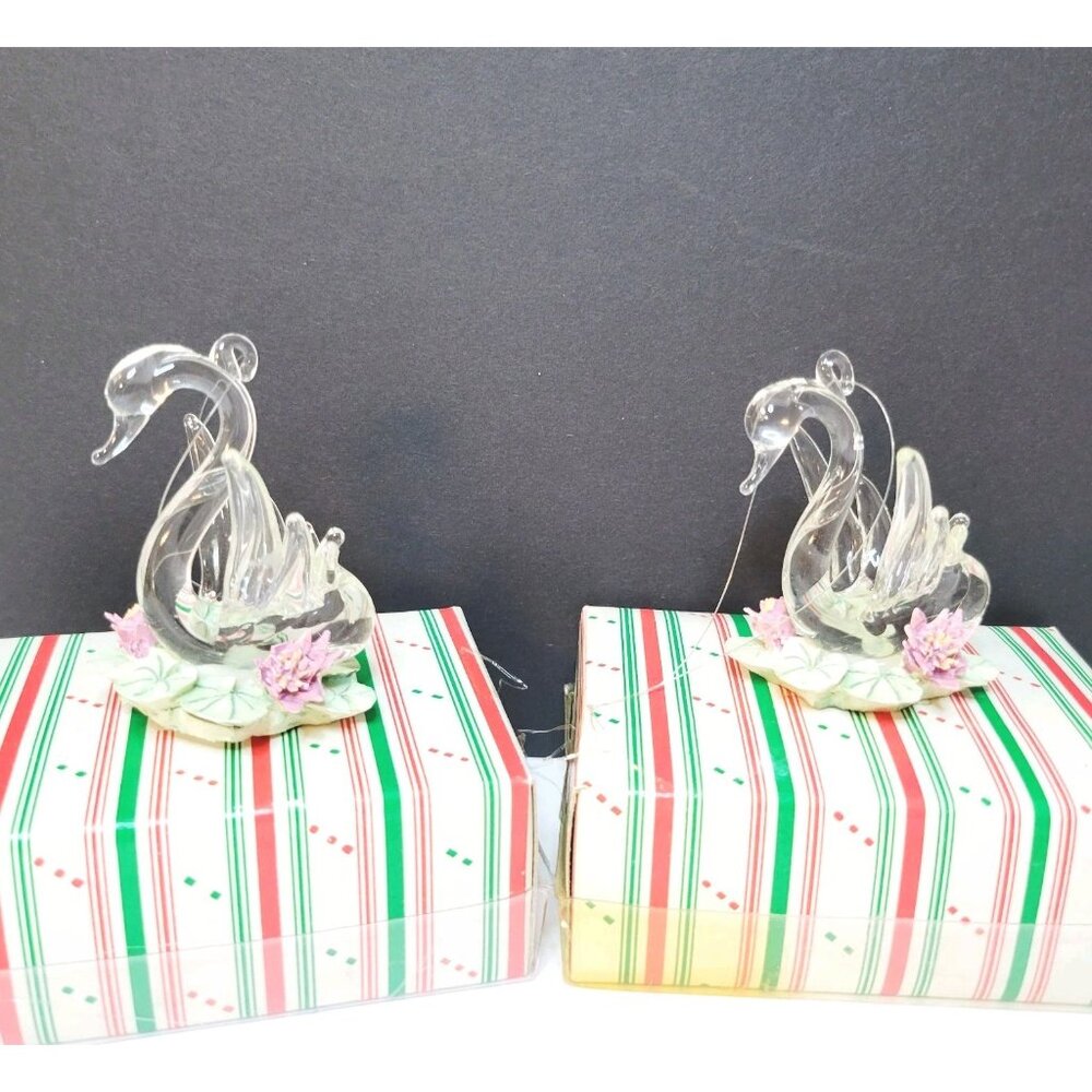 2 Vtg 1991 Glass Swans On Floral Pedestal Christmas Holiday Ornaments